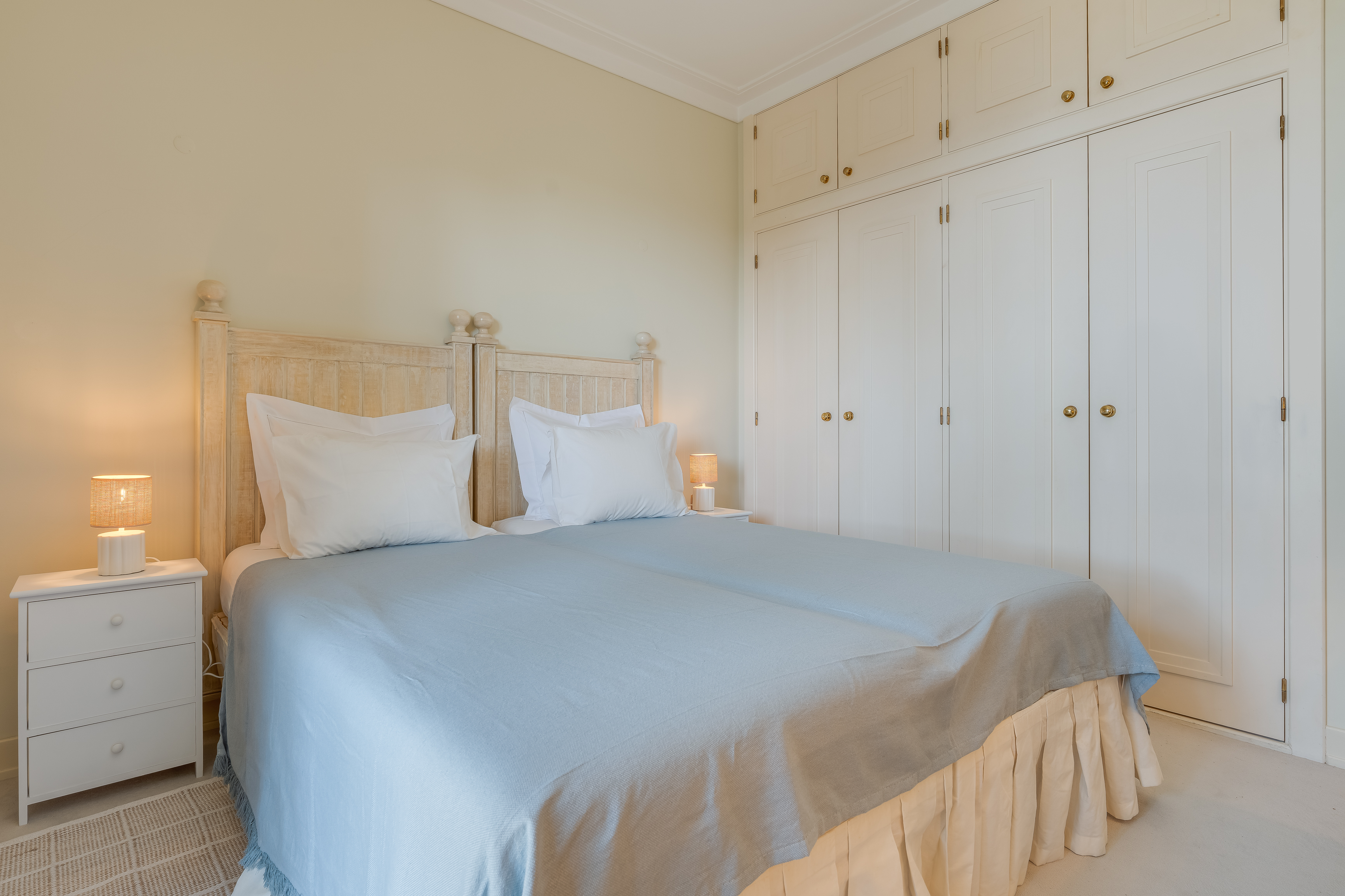 Quarto azul cama